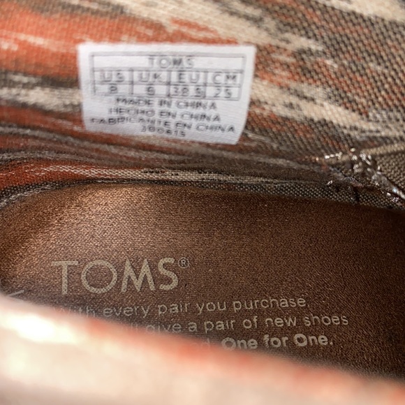 Toms Tan Wedges. Size 8 - Picture 8 of 10